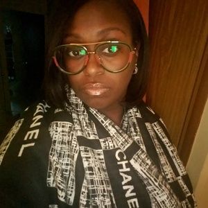 Meet your Posher, LynLaRee